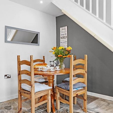 2 Bedroom Pet Friendly Cottage Evesham Exteriör bild