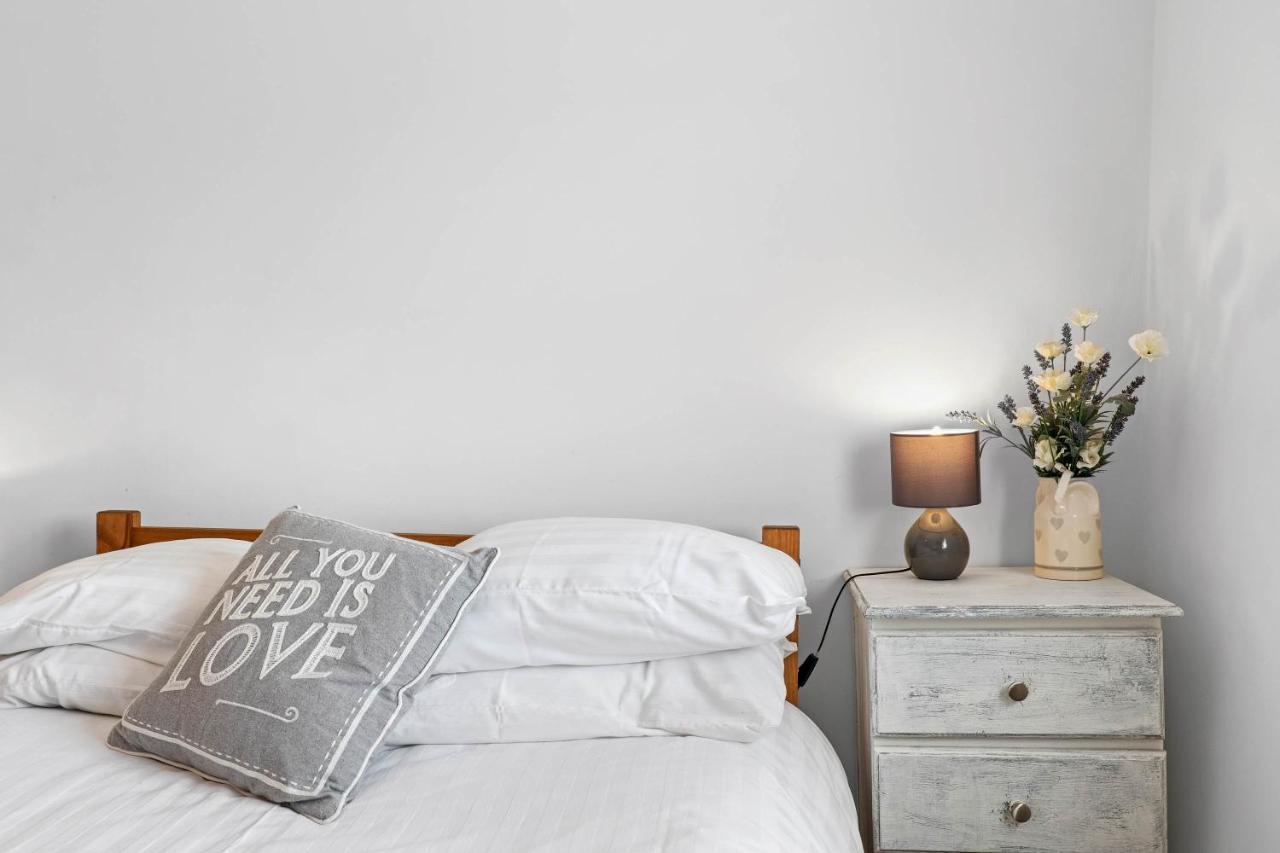 2 Bedroom Pet Friendly Cottage Evesham Exteriör bild